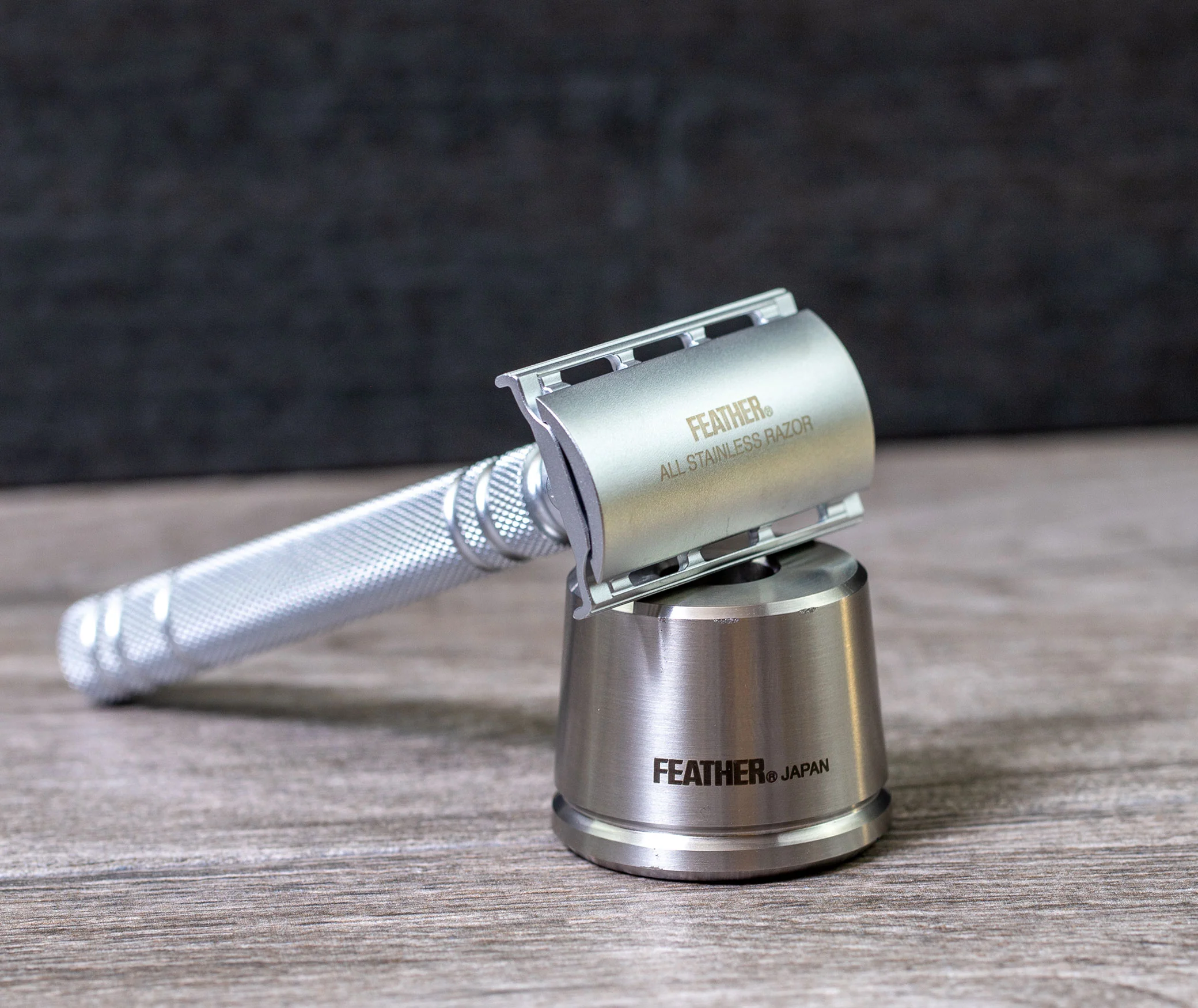 Feather All Stainless Safety Razor with Stainless Steel Stand AS-D2S - Image 6